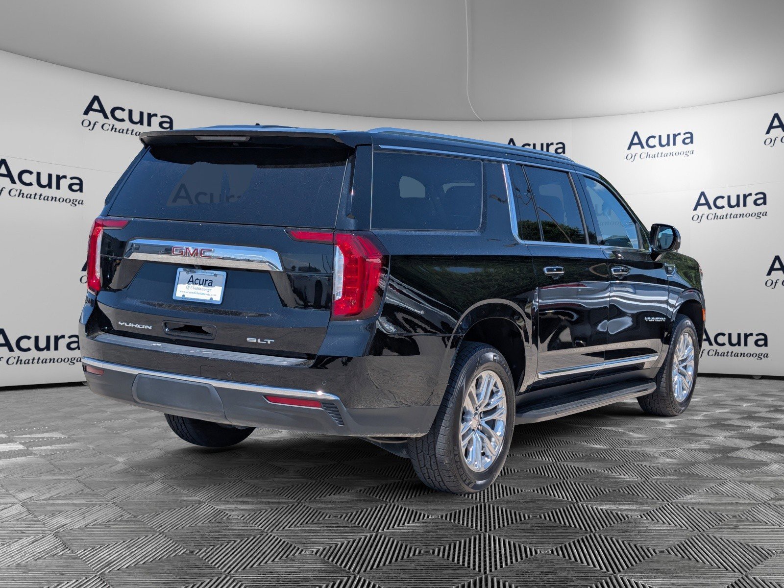 Used 2021 GMC Yukon XL SLT w/ SLT Premium Package image 7