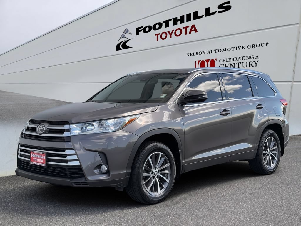 Certified 2019 Toyota Highlander XLE AWD/4WD image 3