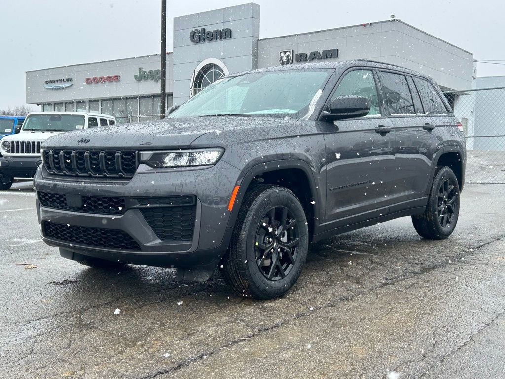 New 2026 Jeep Grand Cherokee Altitude image 2