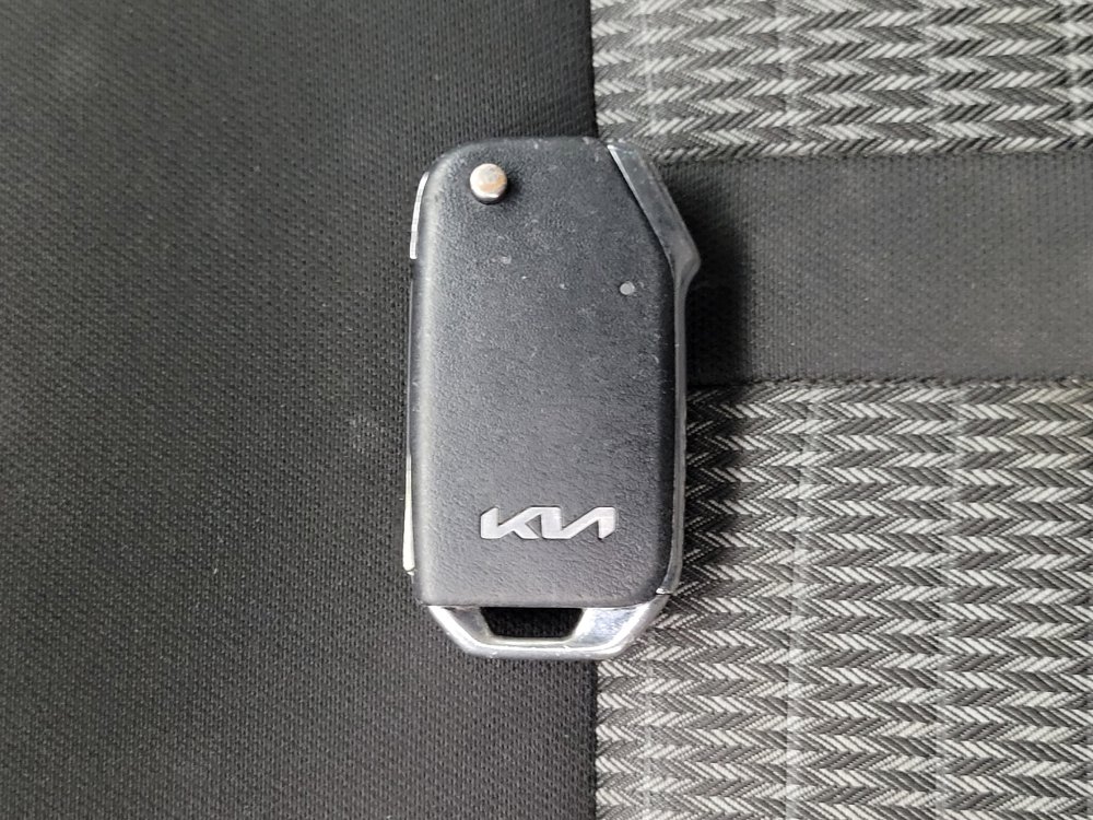 Used 2022 Kia Sorento LX FWD image 32