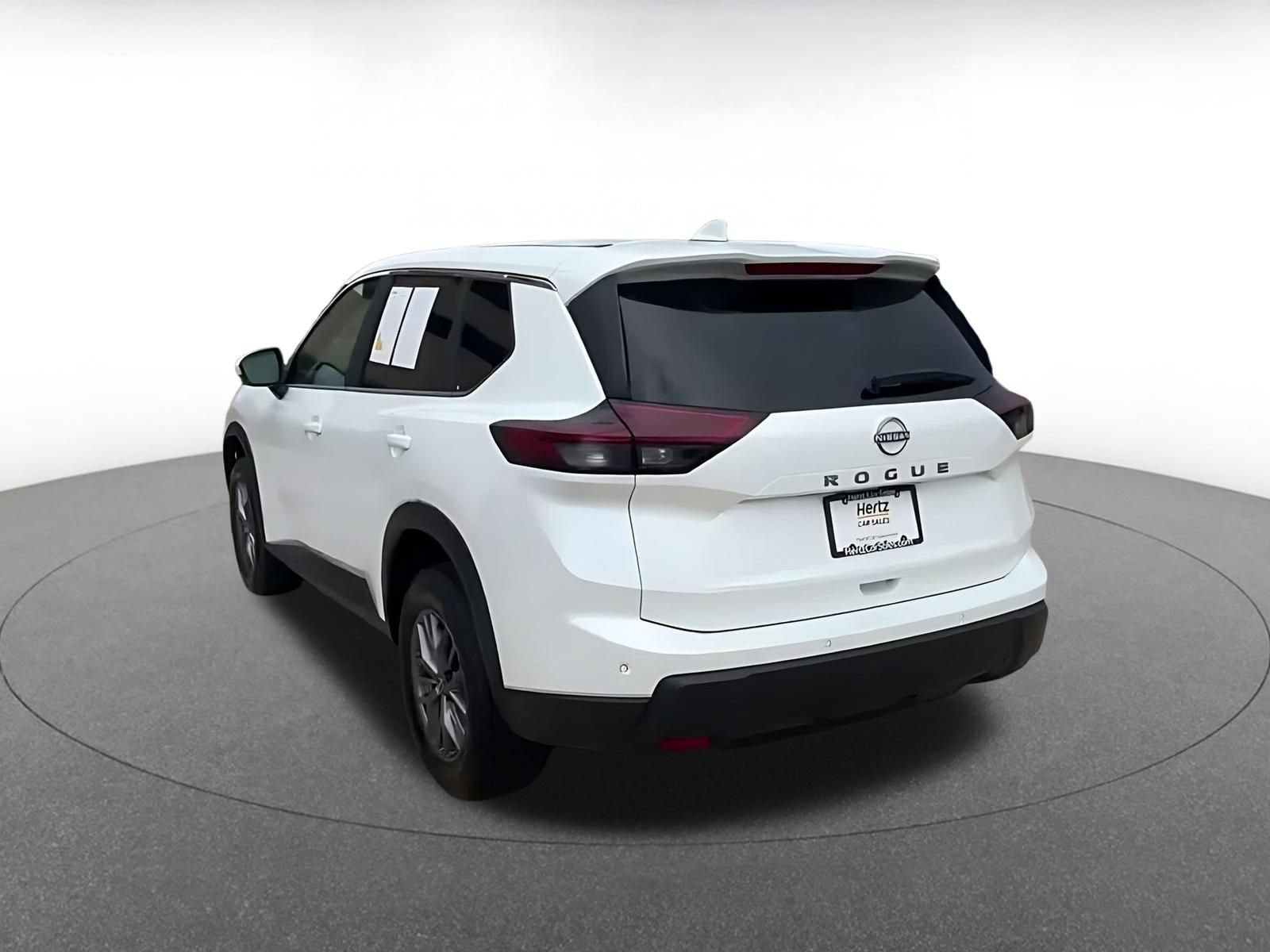 Used 2026 Nissan Rogue SV FWD image 11