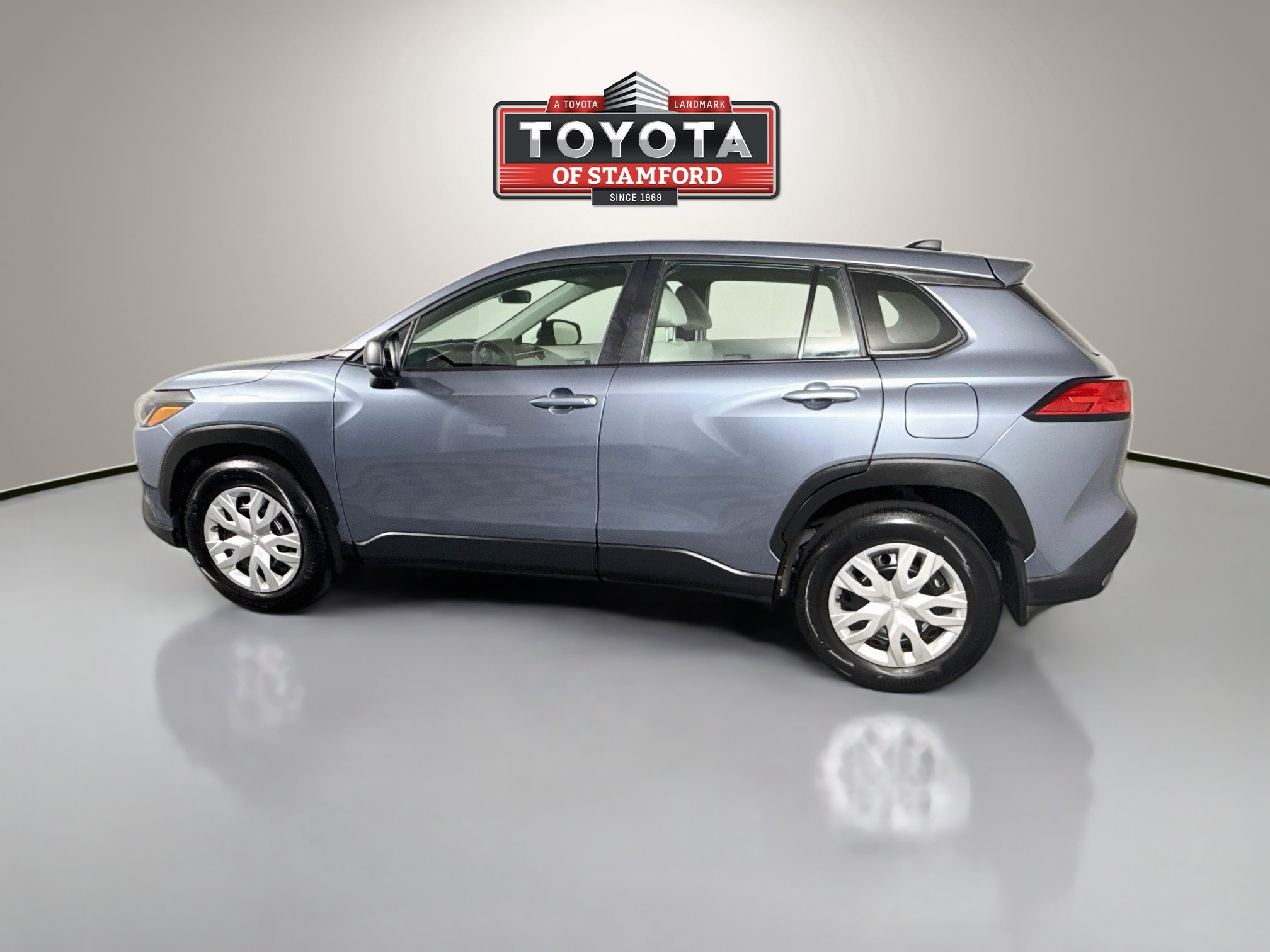Used 2025 Toyota Corolla Cross L FWD image 4