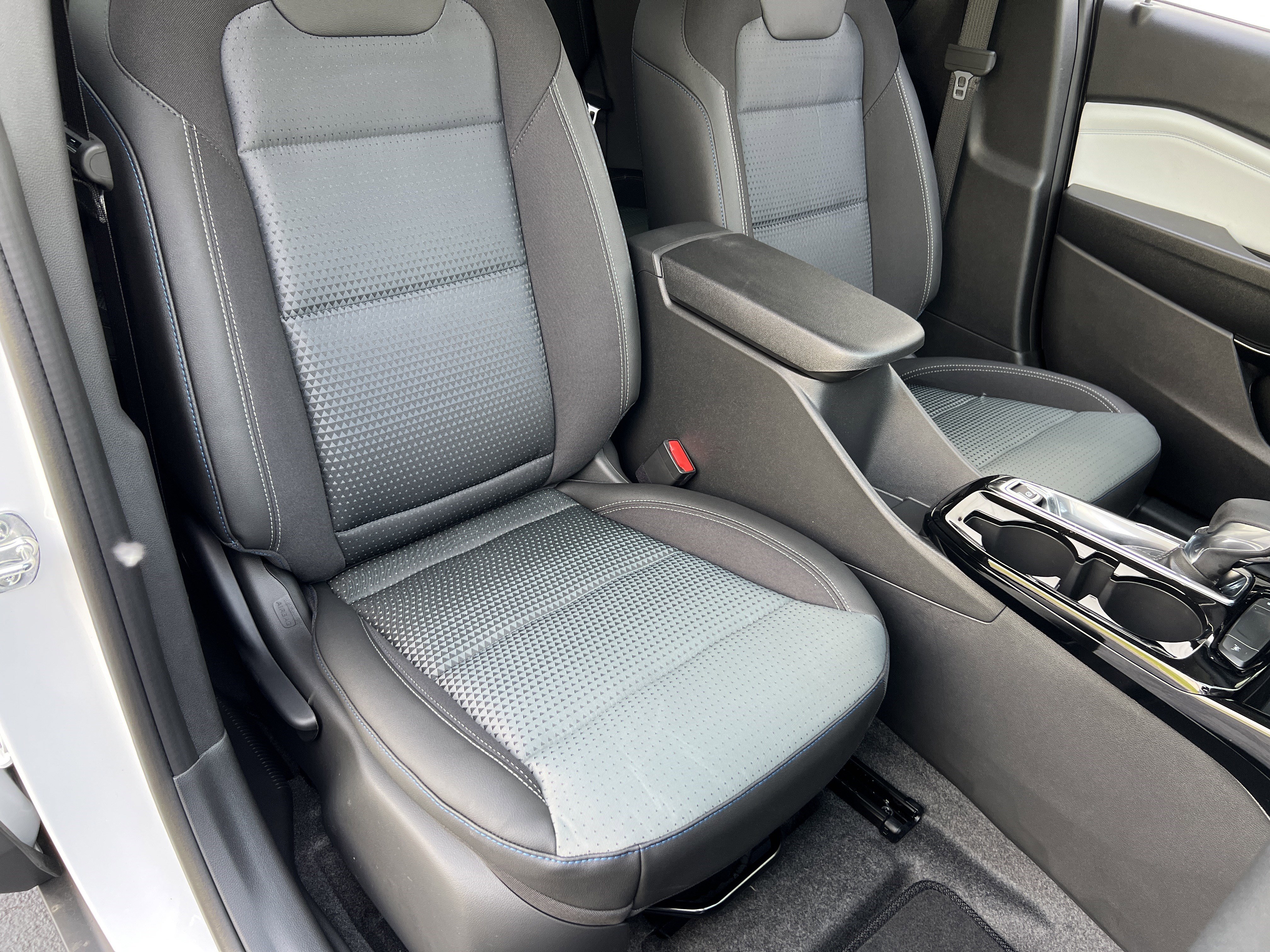 New 2026 Chevrolet Trax LT w/ LT Convenience Package FWD image 23