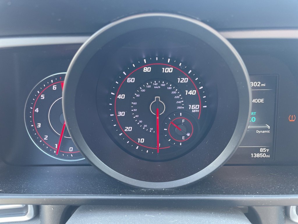 Used 2023 Hyundai Elantra SEL image 12