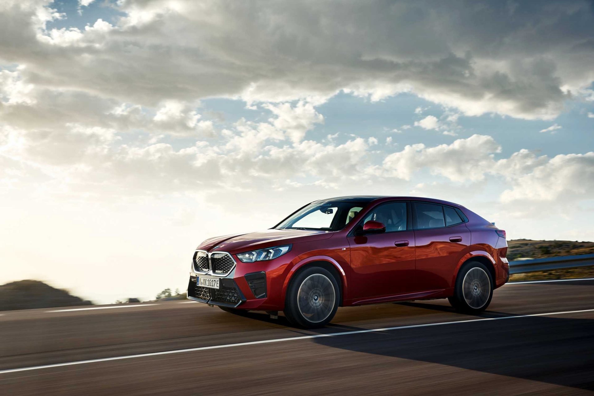 Used 2025 BMW X2 xDrive28i w/ Premium Package