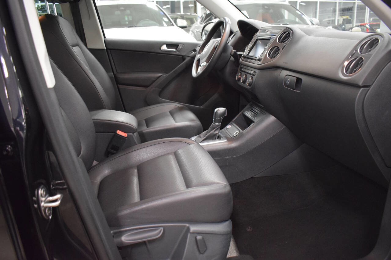 Used 2016 Volkswagen Tiguan SE image 9