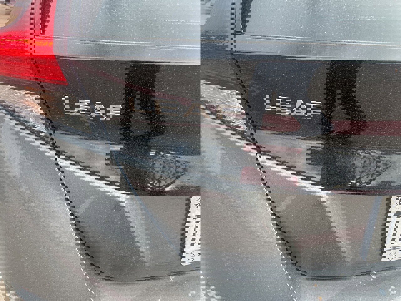 Used 2023 Nissan Leaf S image 8