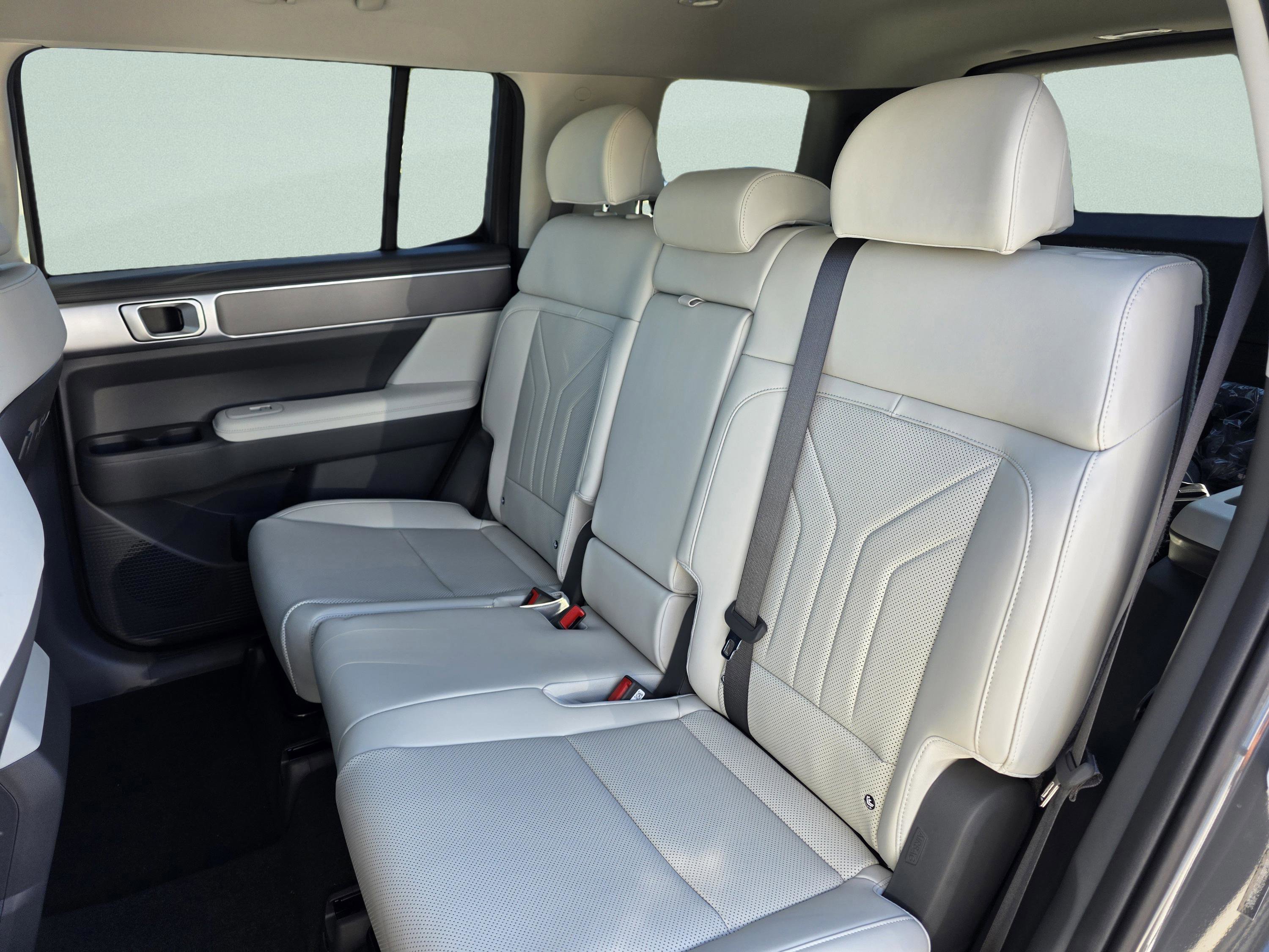 New 2026 Hyundai Santa Fe SEL image 17