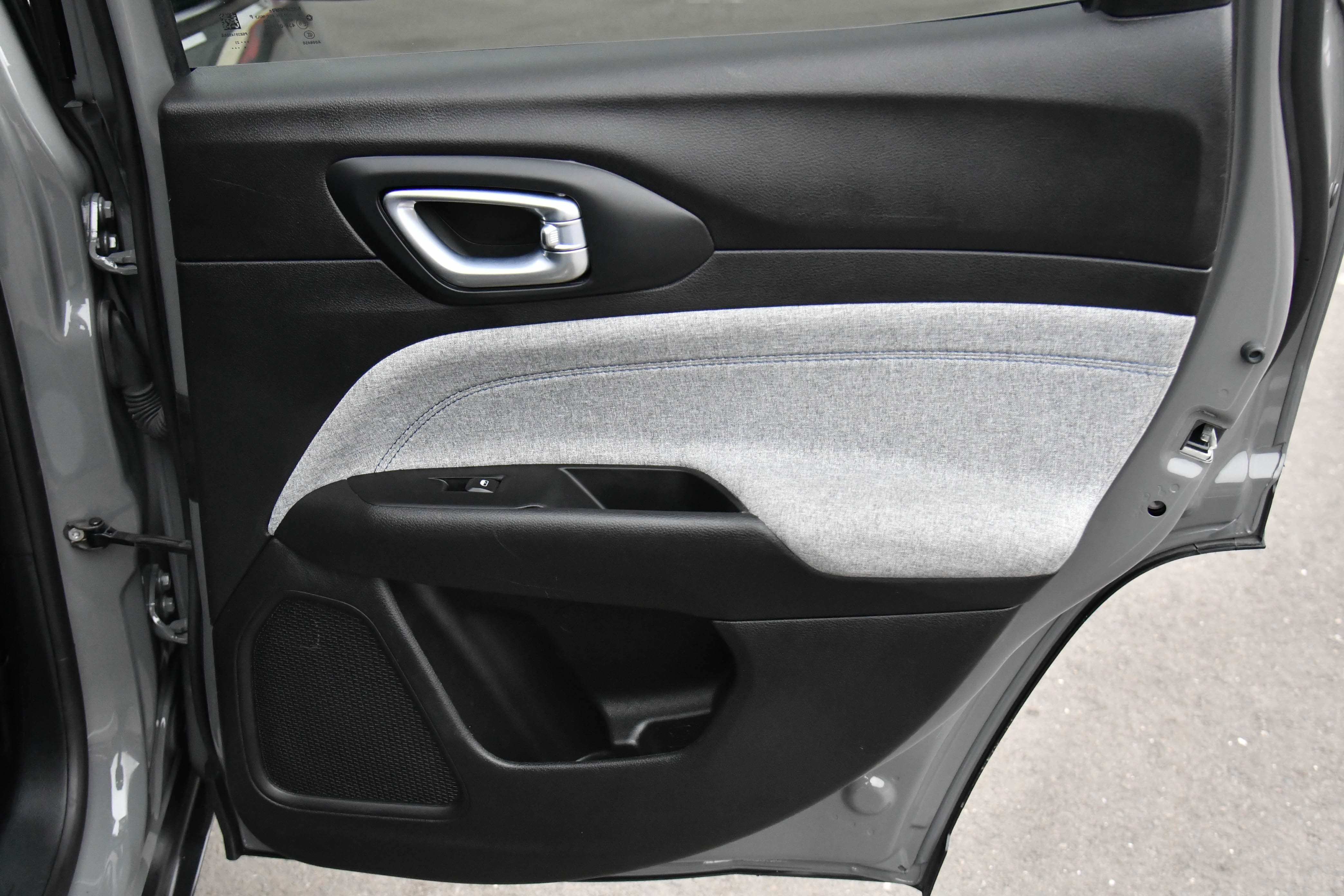 Used 2023 Jeep Compass Sport image 42