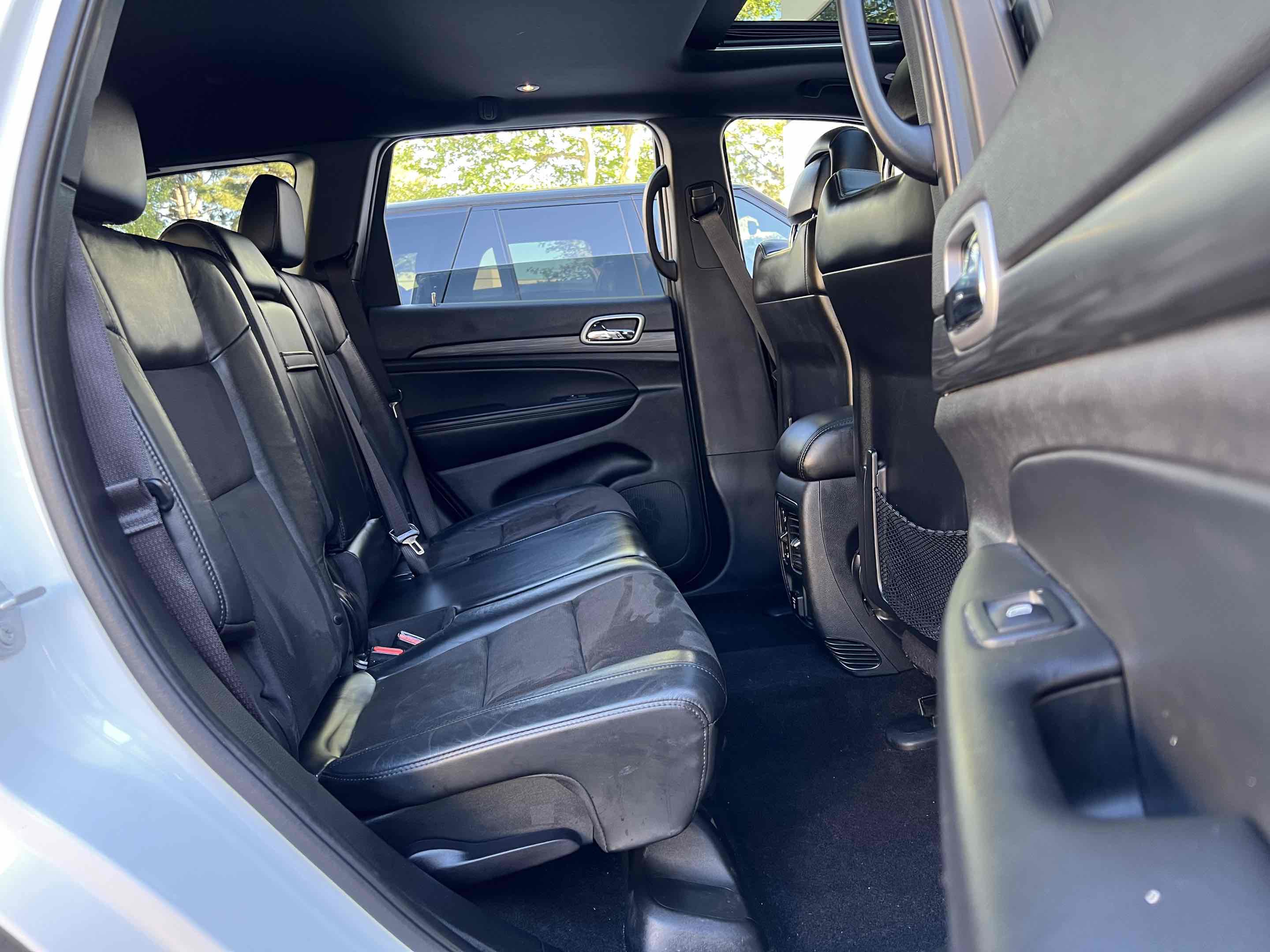Used 2021 Jeep Grand Cherokee Laredo X image 30