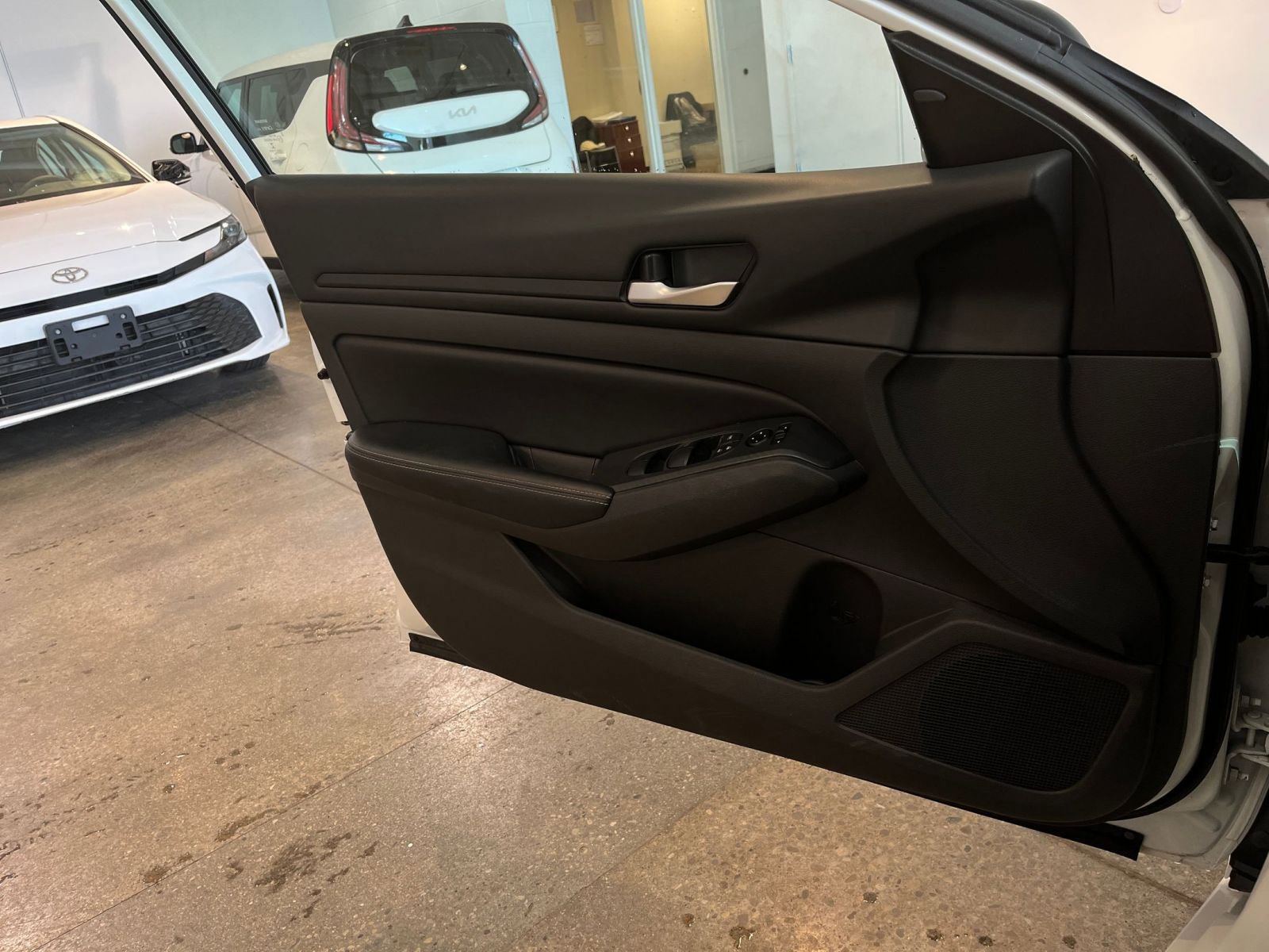 Used 2025 Nissan Altima 2.5 SV image 18