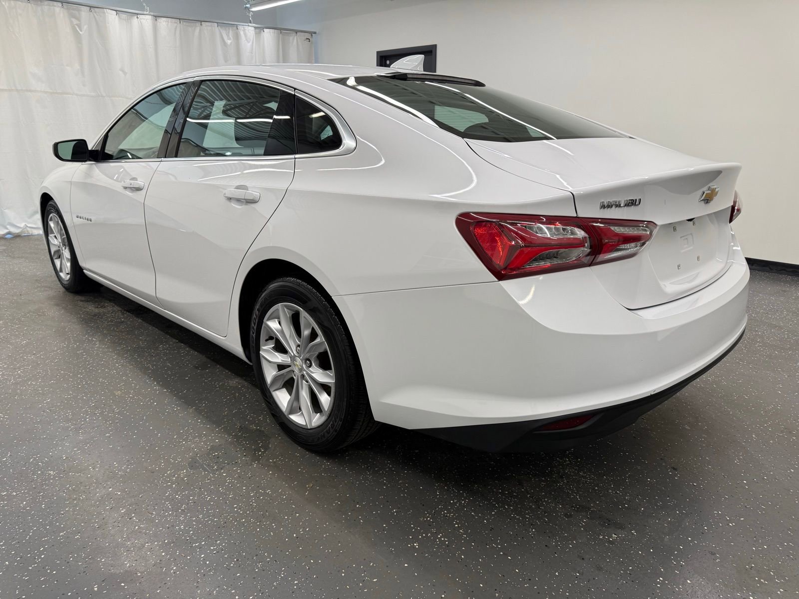 Used 2020 Chevrolet Malibu LT image 3