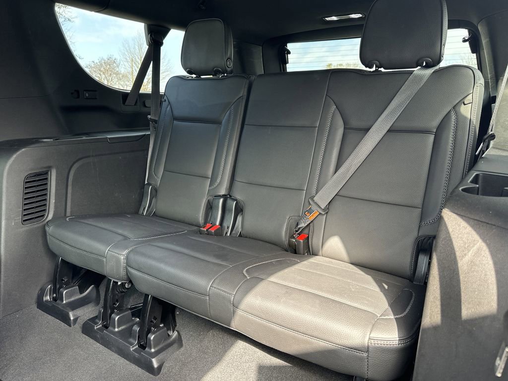 Used 2023 GMC Yukon XL Denali image 16