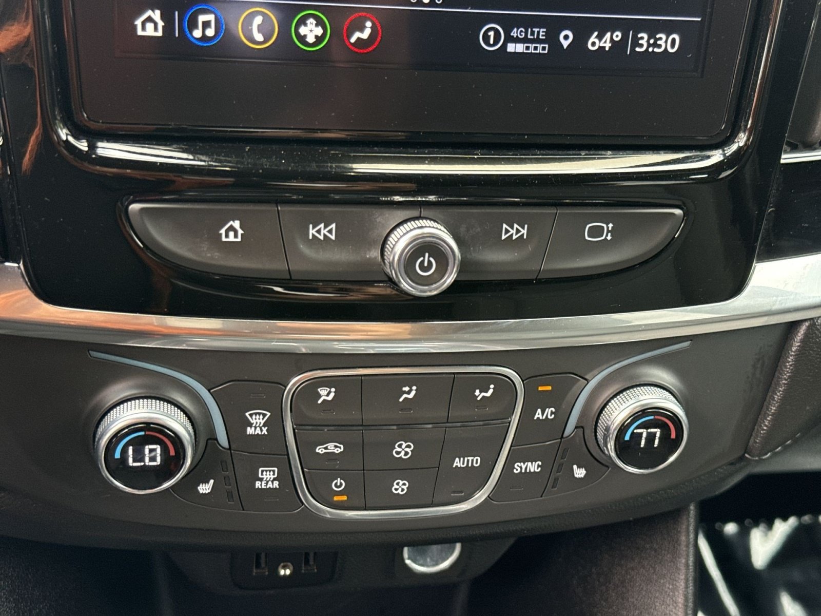 Used 2023 Chevrolet Traverse LT FWD image 22