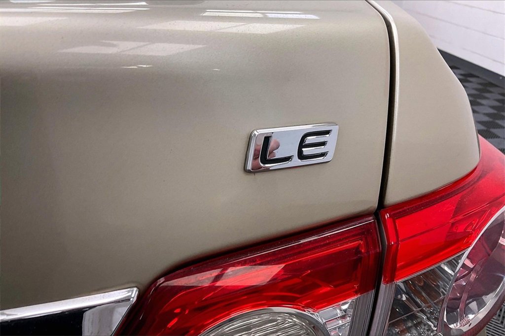 Used 2013 Toyota Corolla LE image 7