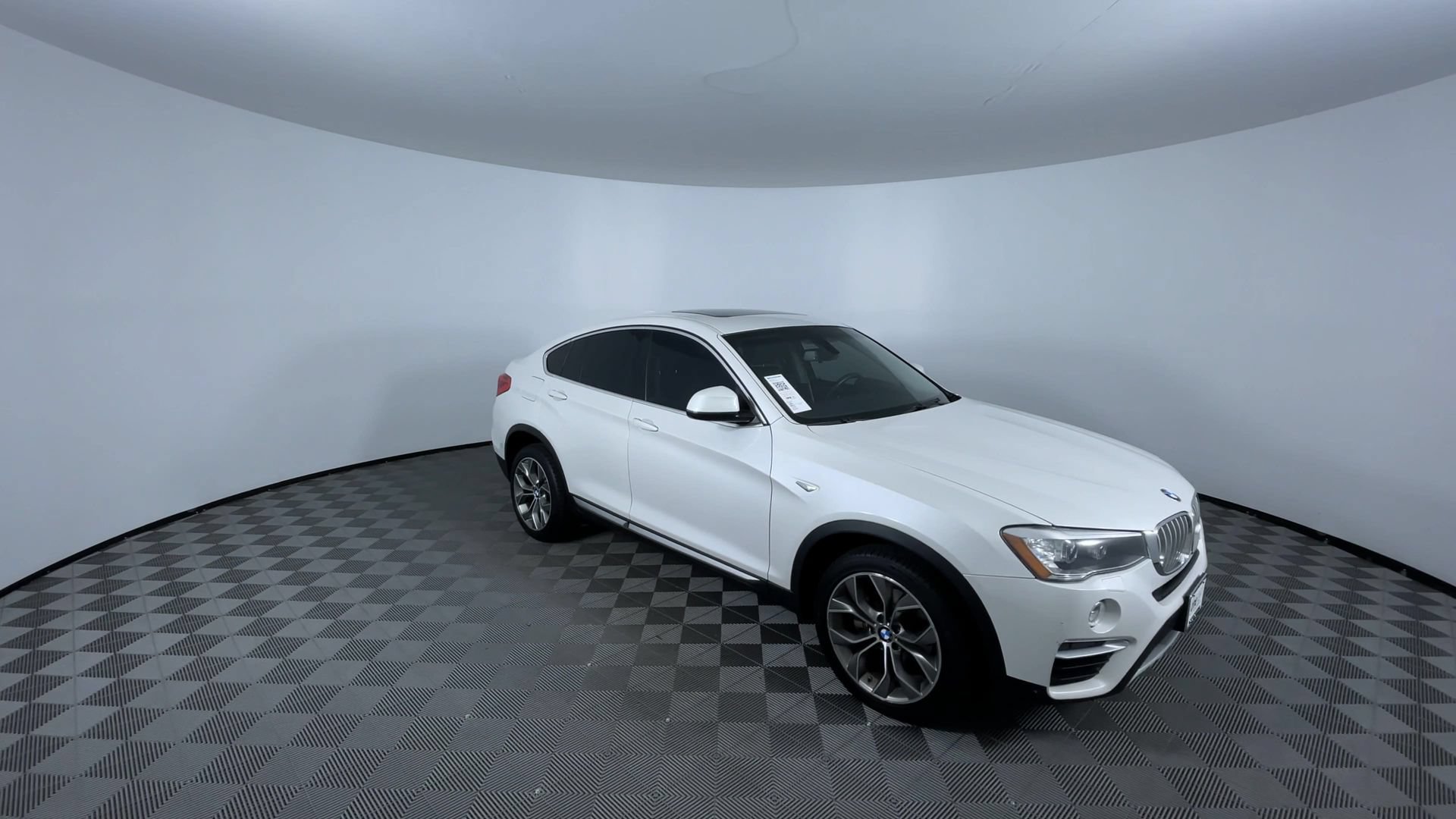 Used 2016 BMW X4 xDrive28i AWD/4WD image 2