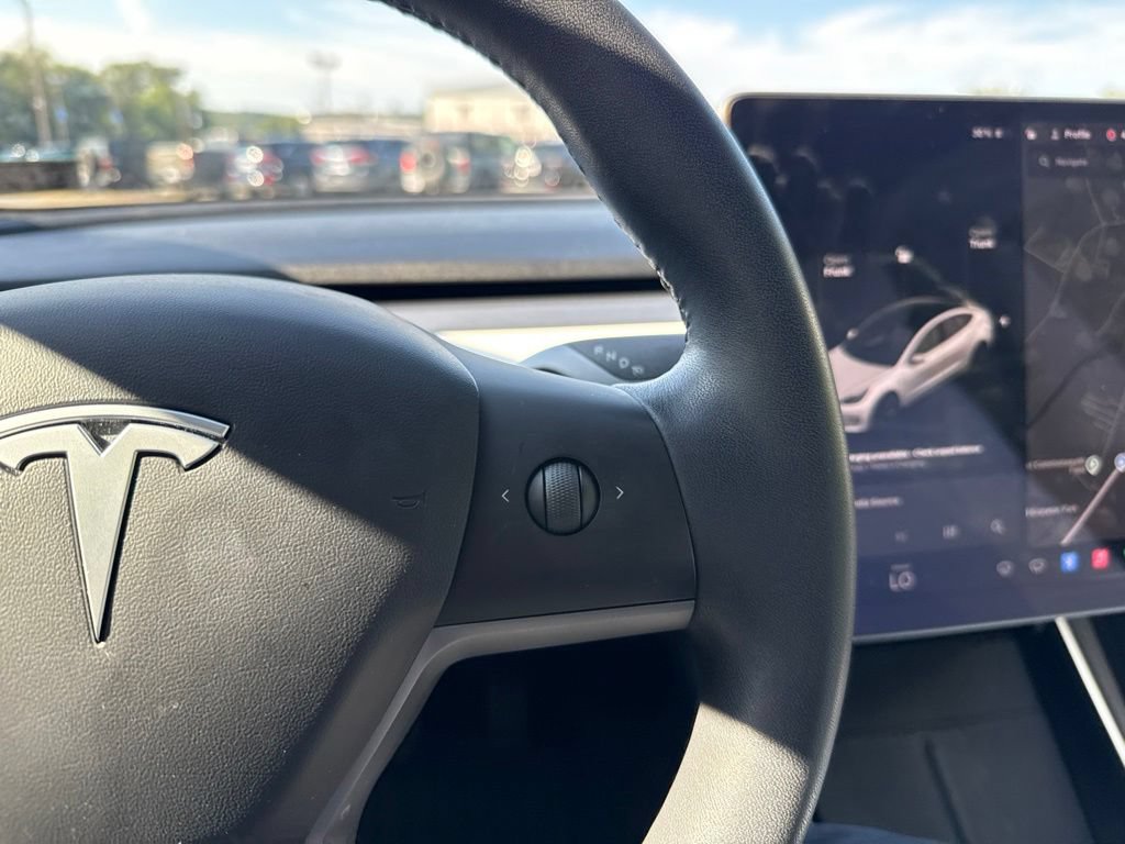Used 2020 Tesla Model 3 Standard Range RWD image 15
