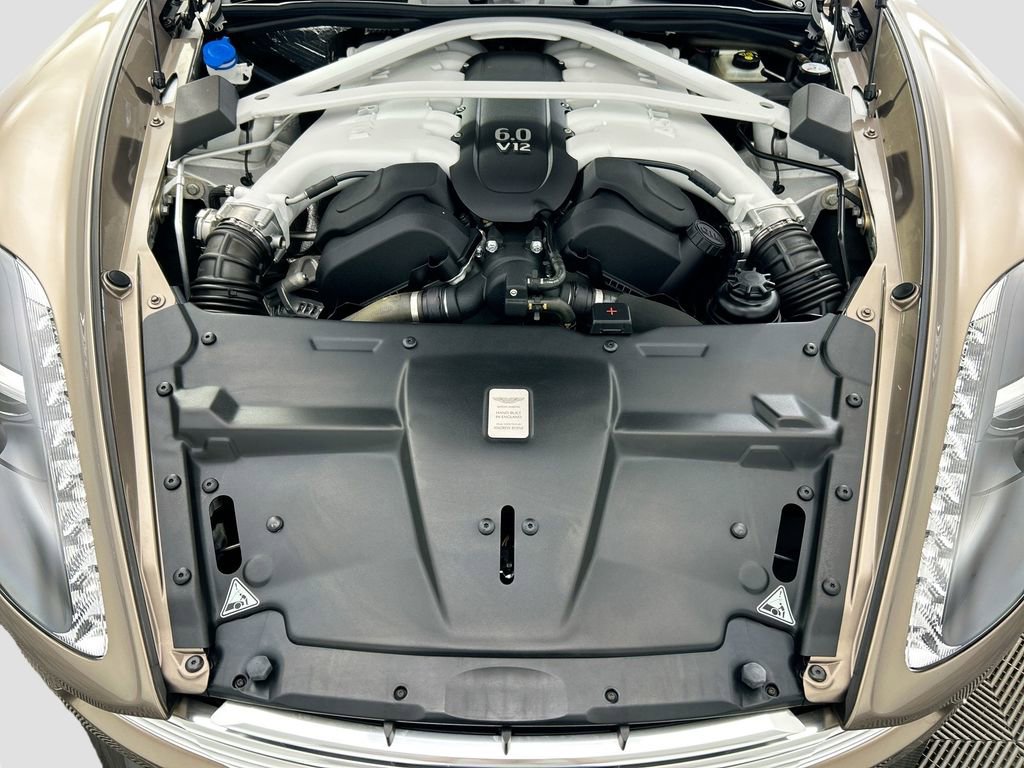 Used 2017 Aston Martin Vanquish Volante image 25