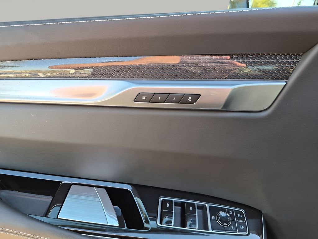 New 2026 Cadillac Escalade ESV V image 28