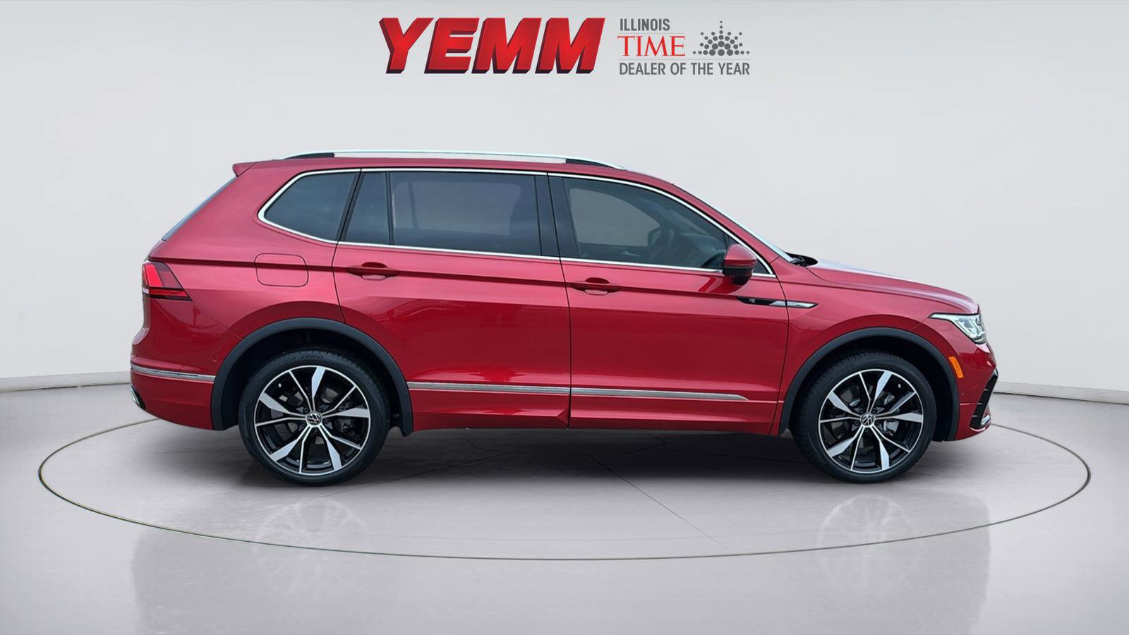 Used 2024 Volkswagen Tiguan SEL R-Line image 10
