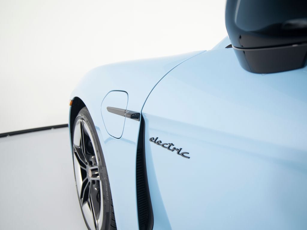 New 2026 Porsche Taycan AWD/4WD image 40