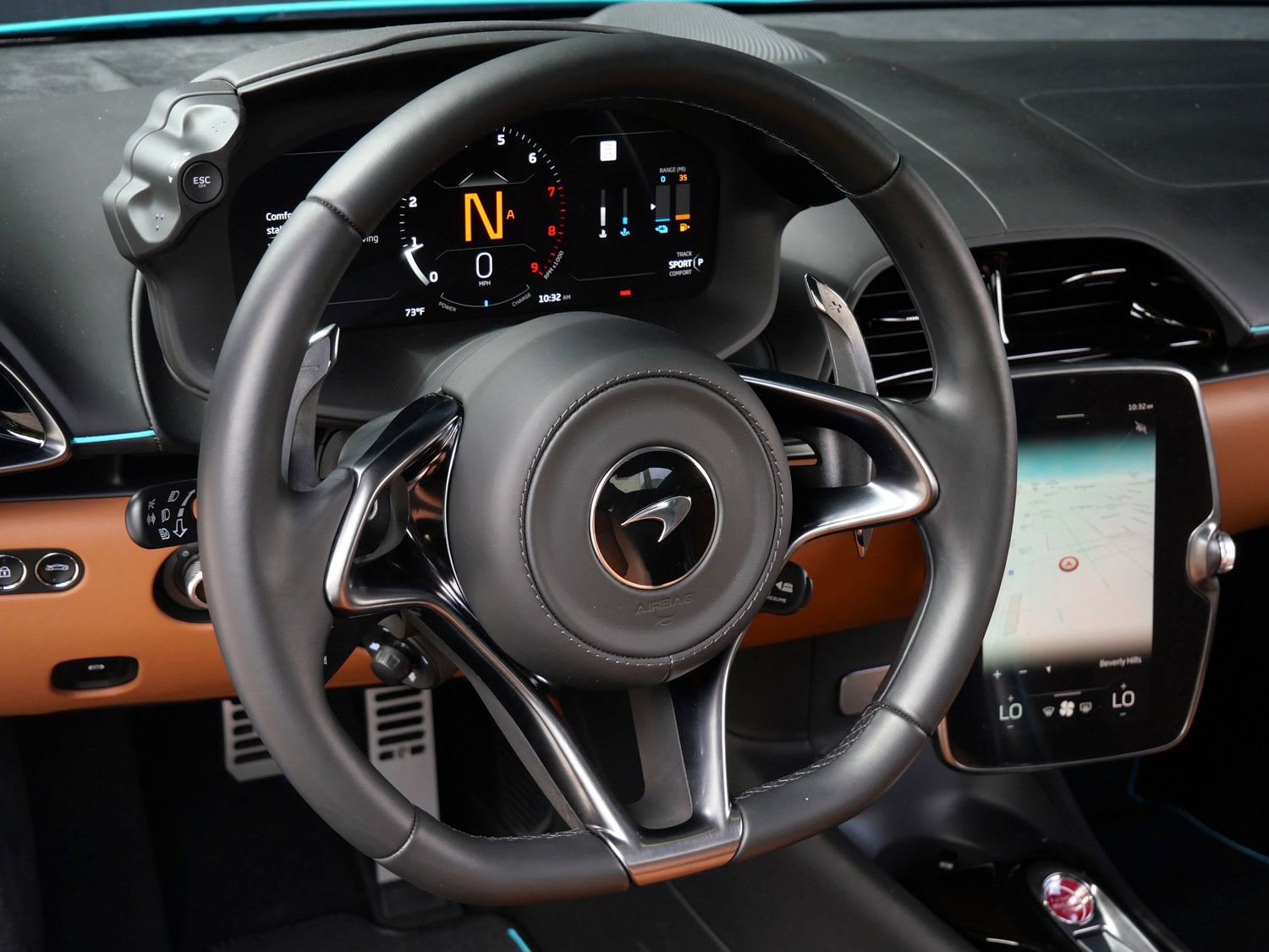Used 2023 McLaren Artura RWD image 9