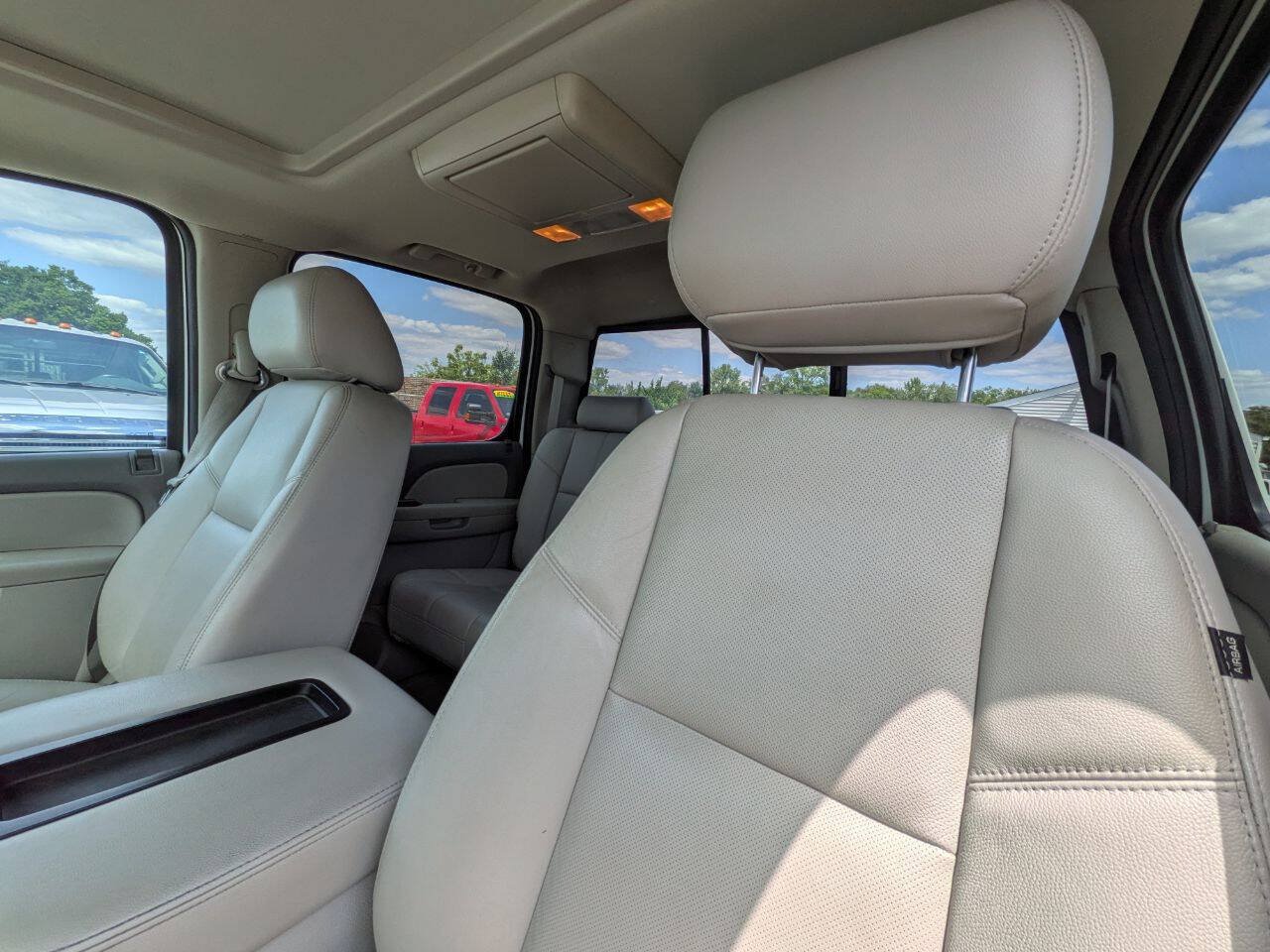 Used 2013 Chevrolet Silverado 3500 LTZ w/ LTZ Plus Package AWD/4WD image 14