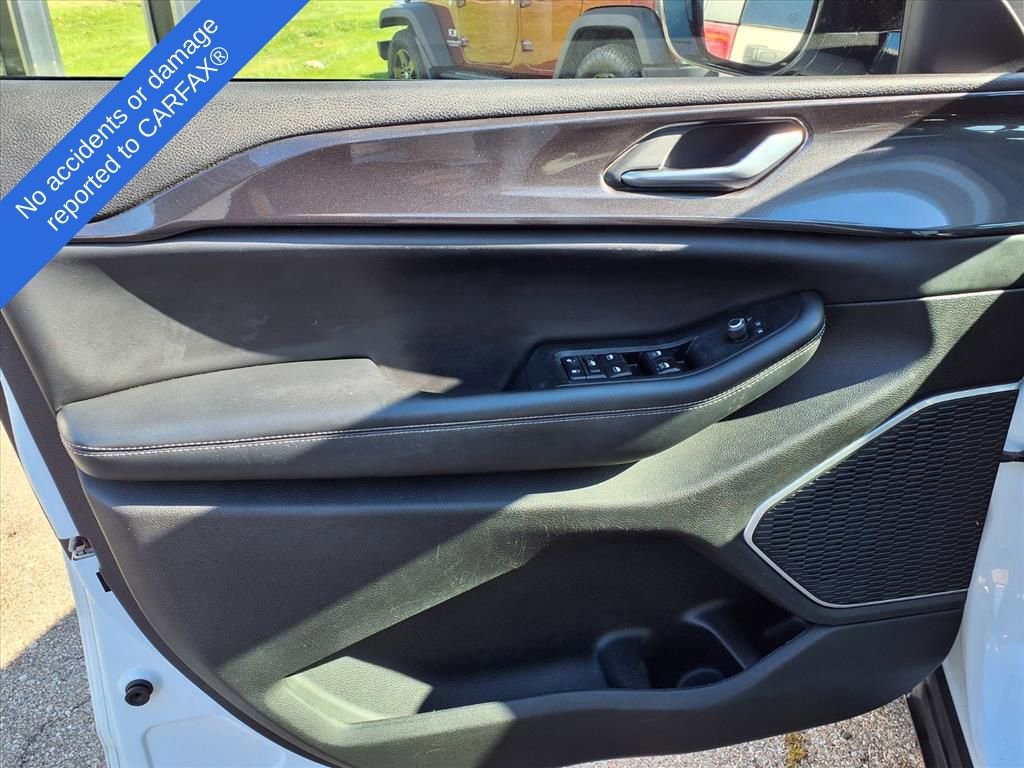 Used 2022 Jeep Grand Cherokee Altitude image 14