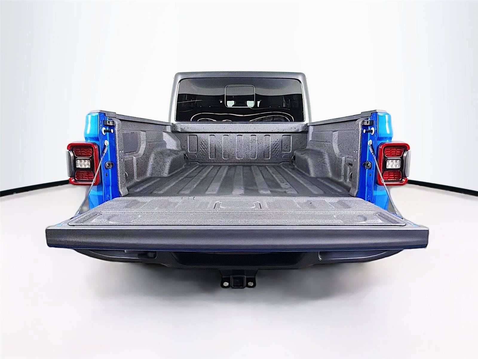 Used 2025 Jeep Gladiator Sport AWD/4WD image 24