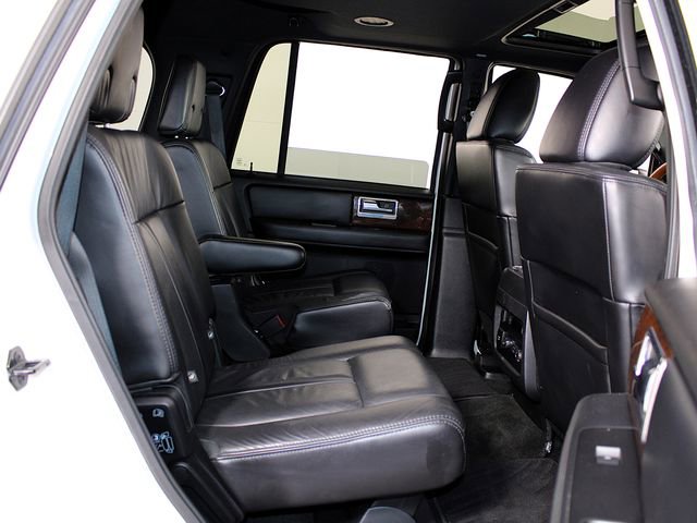 Used 2016 Lincoln Navigator Select image 25