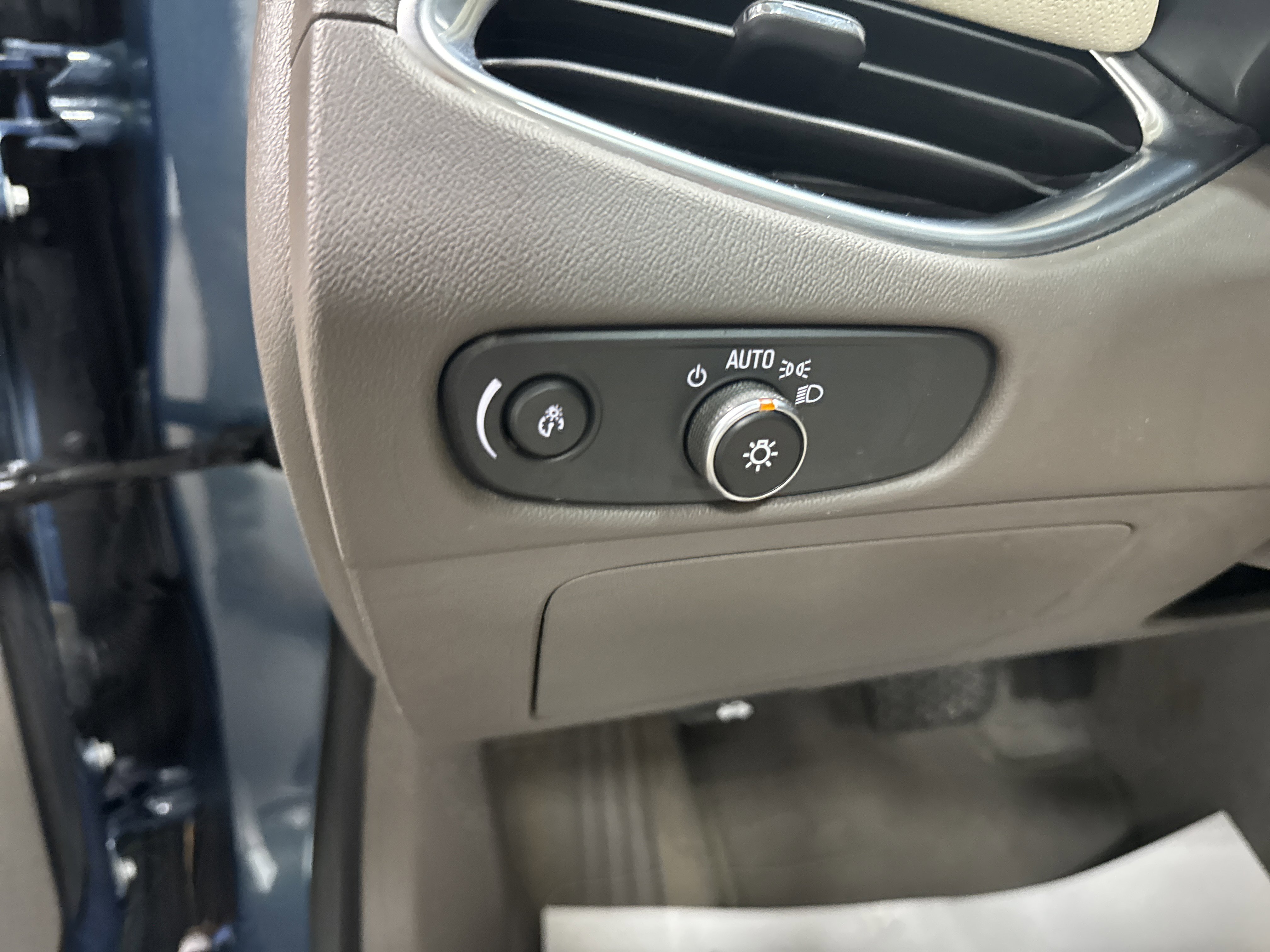 Used 2024 Chevrolet Malibu LT image 22