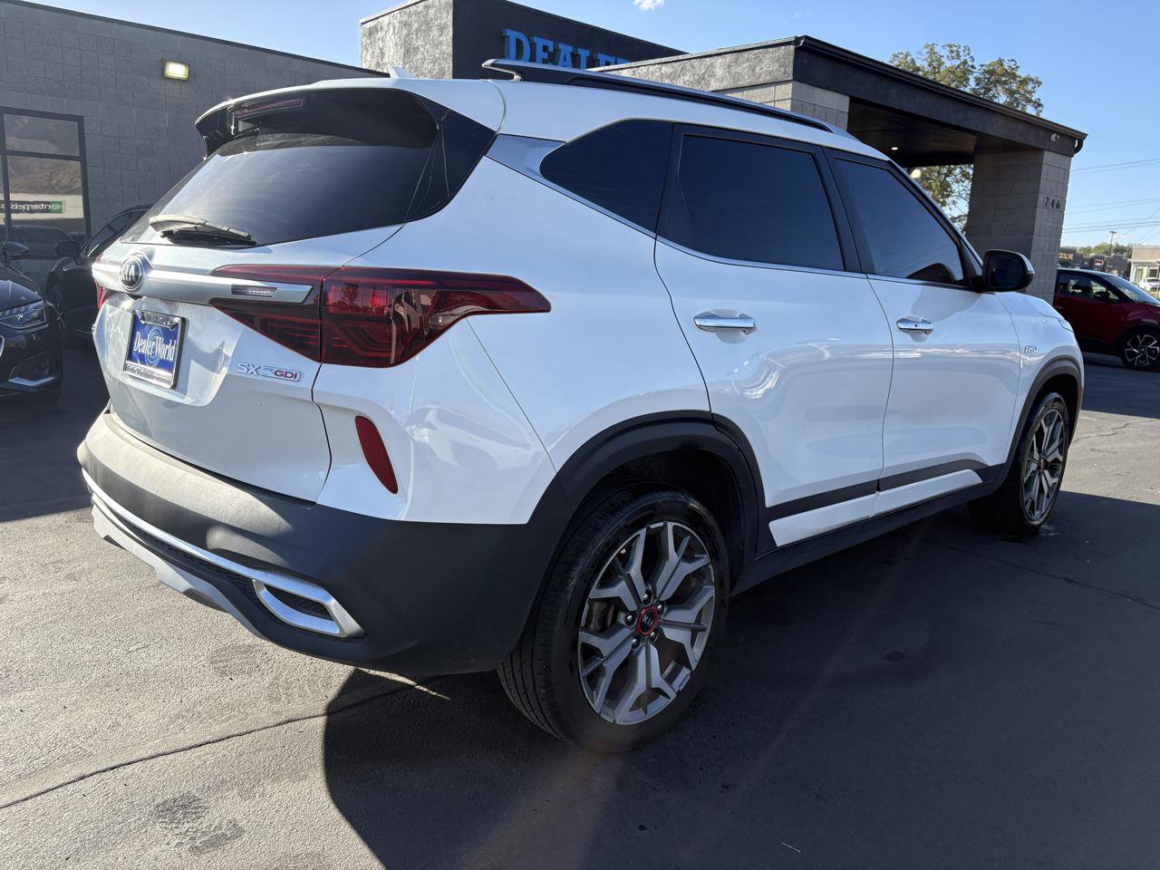 Used 2021 Kia Seltos SX AWD/4WD image 9