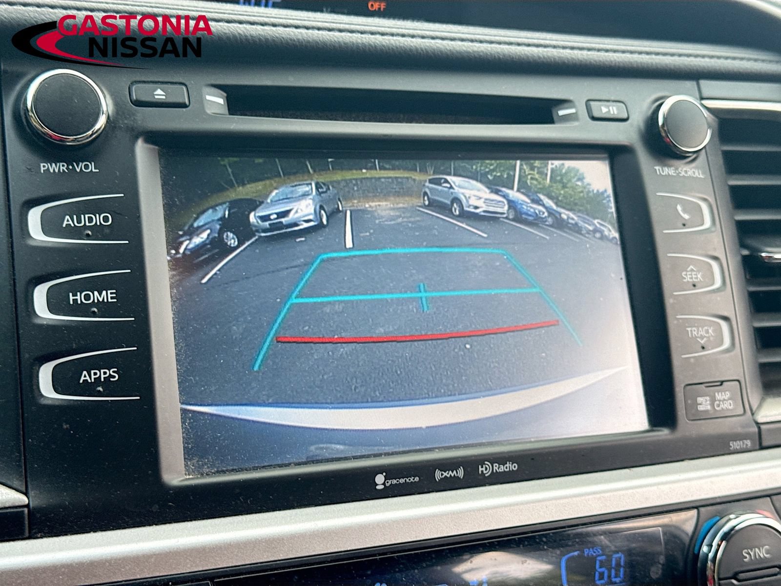 Used 2018 Toyota Highlander XLE FWD image 17