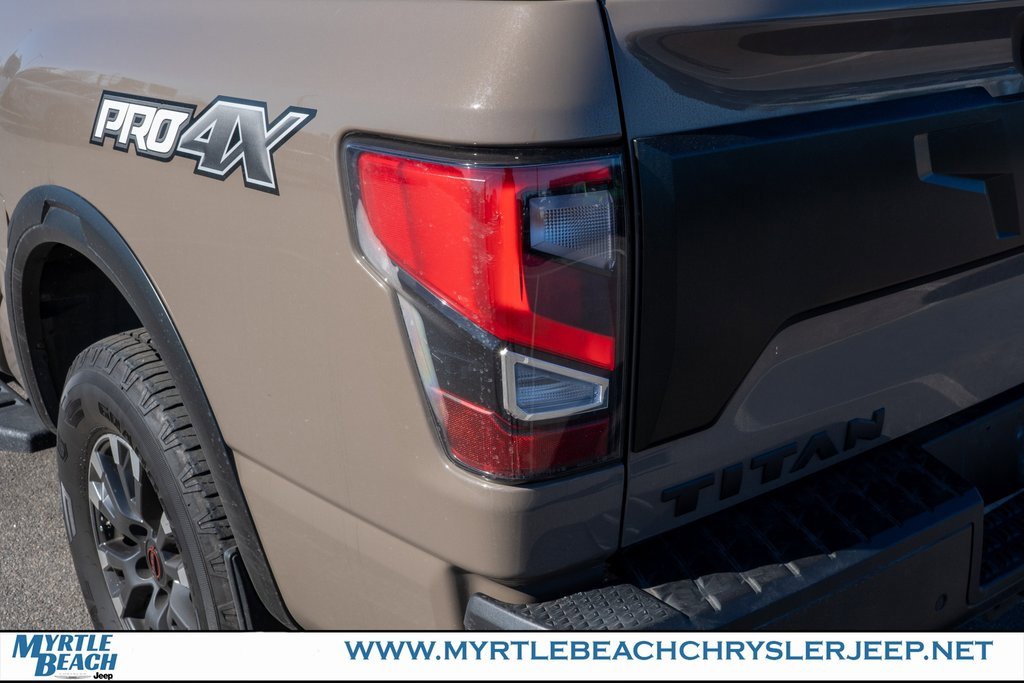 Used 2023 Nissan Titan PRO-4X w/ Pro-4x Convenience Package image 11