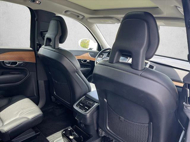 Used 2021 Volvo XC90 T6 Momentum image 13