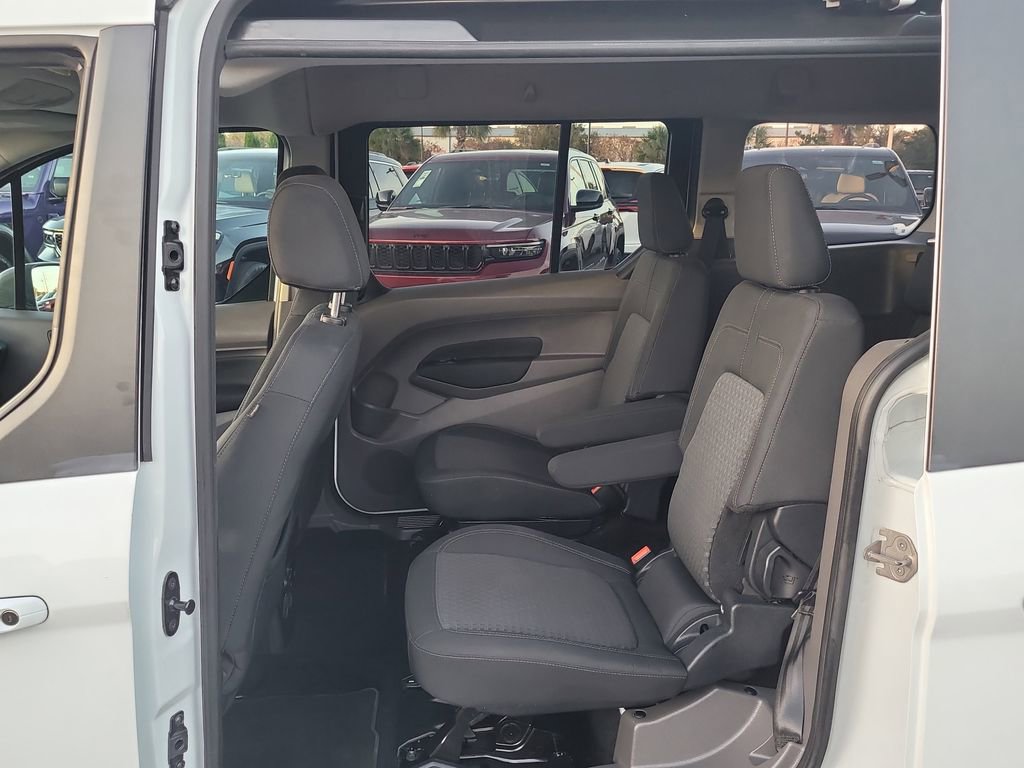 Used 2022 Ford Transit Connect XLT image 9