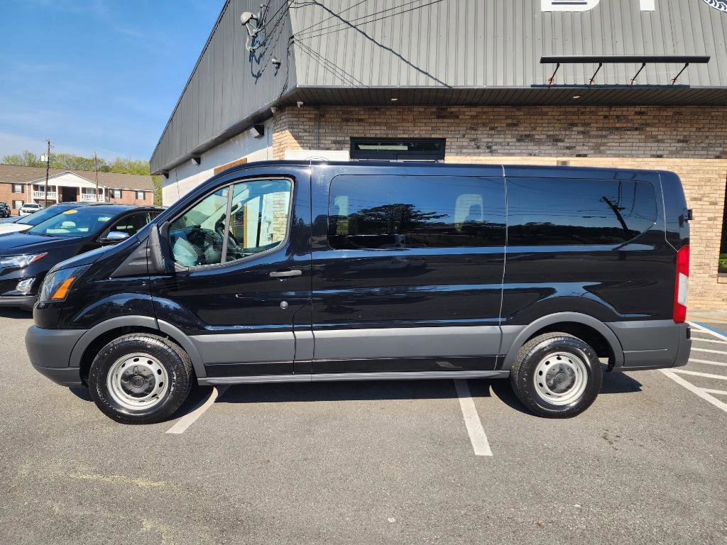 Used 2018 Ford Transit 150 XL image 2