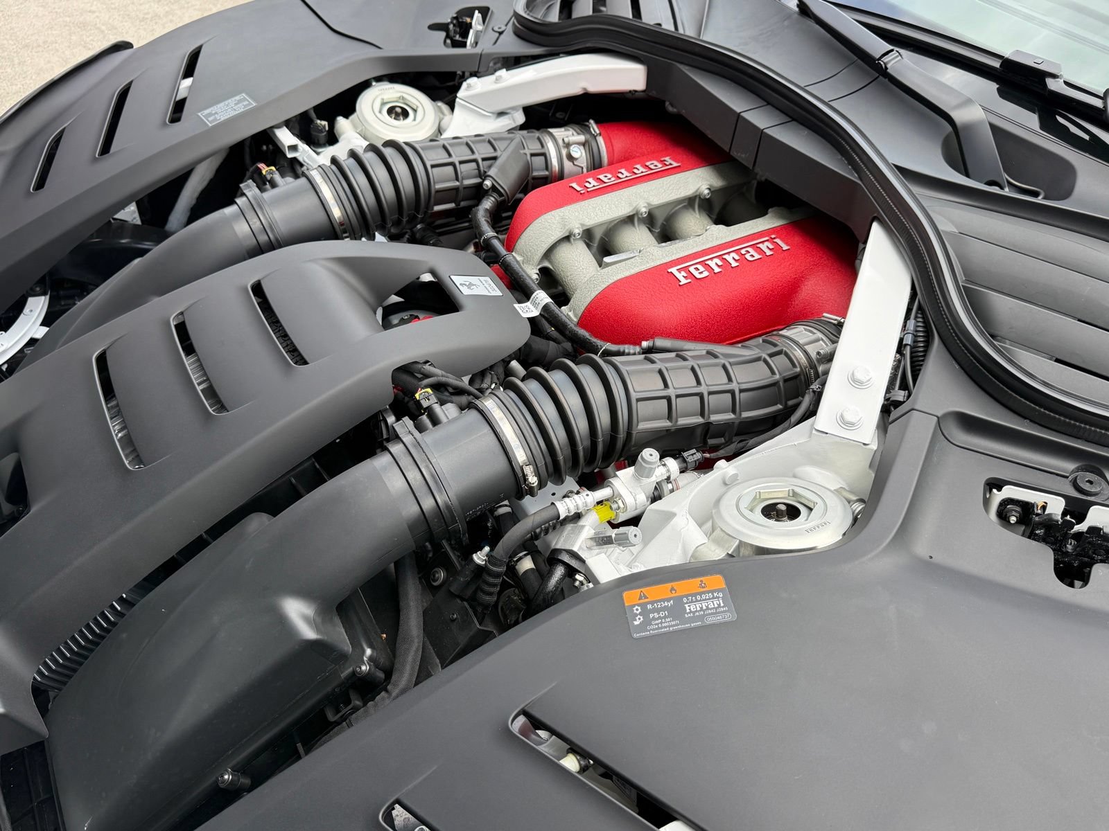 Used 2025 Ferrari Purosangue AWD/4WD image 42