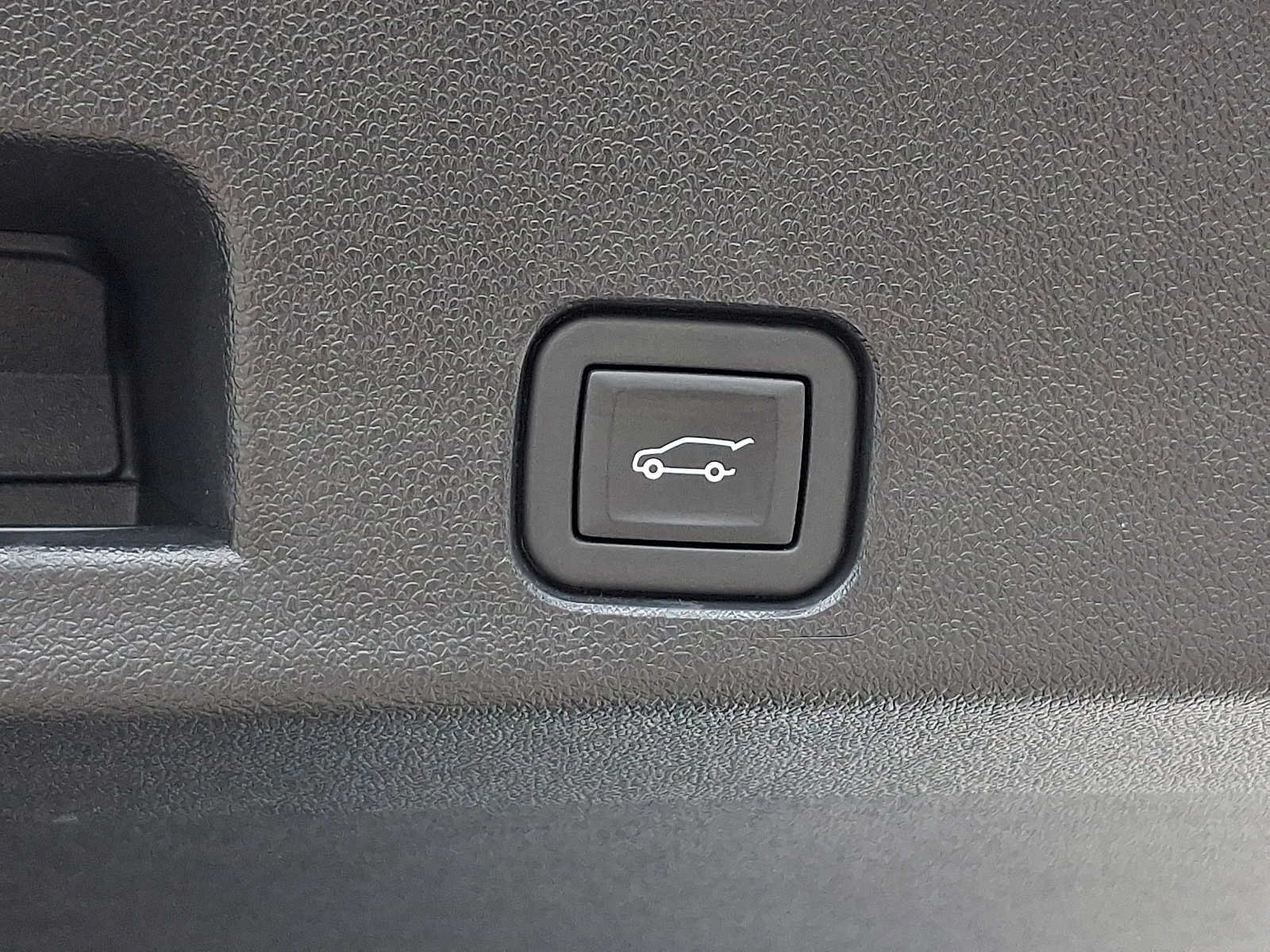 Used 2025 Chevrolet Traverse LT w/ Enhanced Driving Package FWD image 24