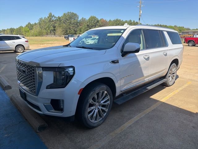 Used 2023 GMC Yukon XL Denali w/ Max Trailering Package AWD/4WD image 2
