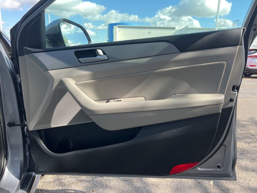 Used 2016 Hyundai Sonata SE image 11