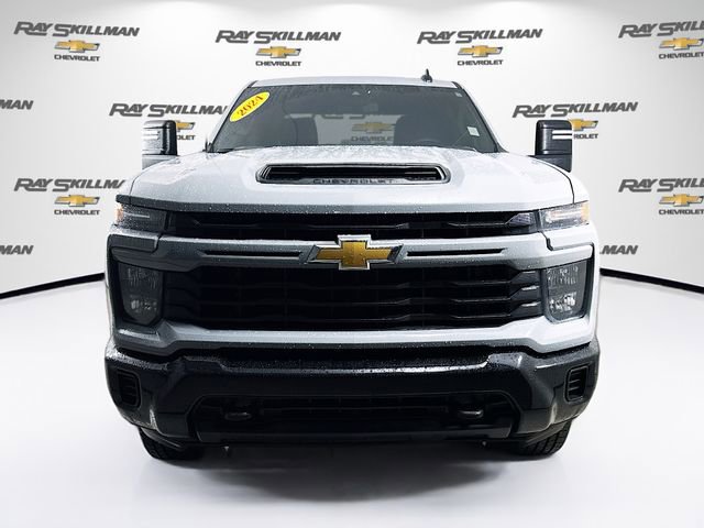 Used 2024 Chevrolet Silverado 2500 Custom w/ Custom Convenience Package image 2