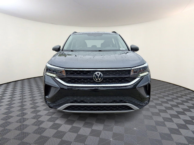 Used 2023 Volkswagen Taos S FWD image 2