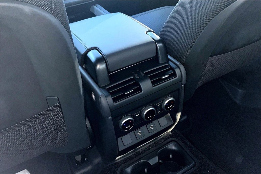 Used 2025 Land Rover Defender 130 X image 25