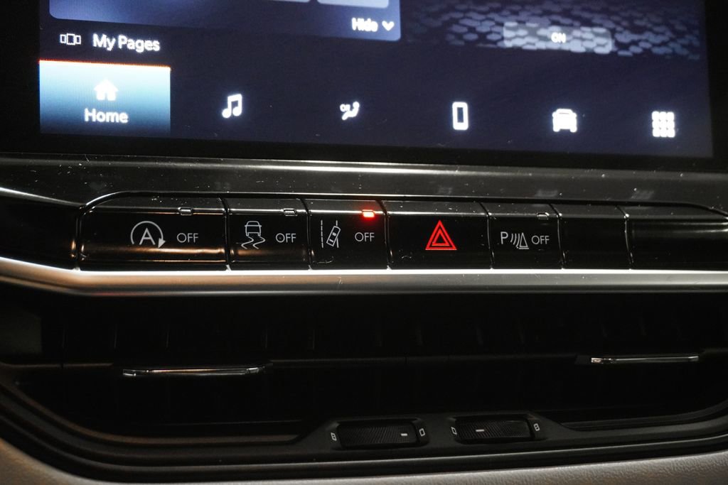 Certified 2025 Jeep Compass Limited w/ Sun & Sound Group image 19