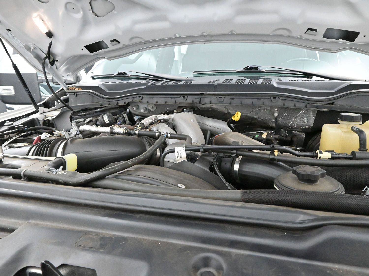 Used 2021 Ford F350 Platinum w/ Tremor Off-Road Package image 40