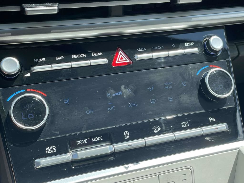 Certified 2025 Hyundai Santa Fe SEL FWD image 20