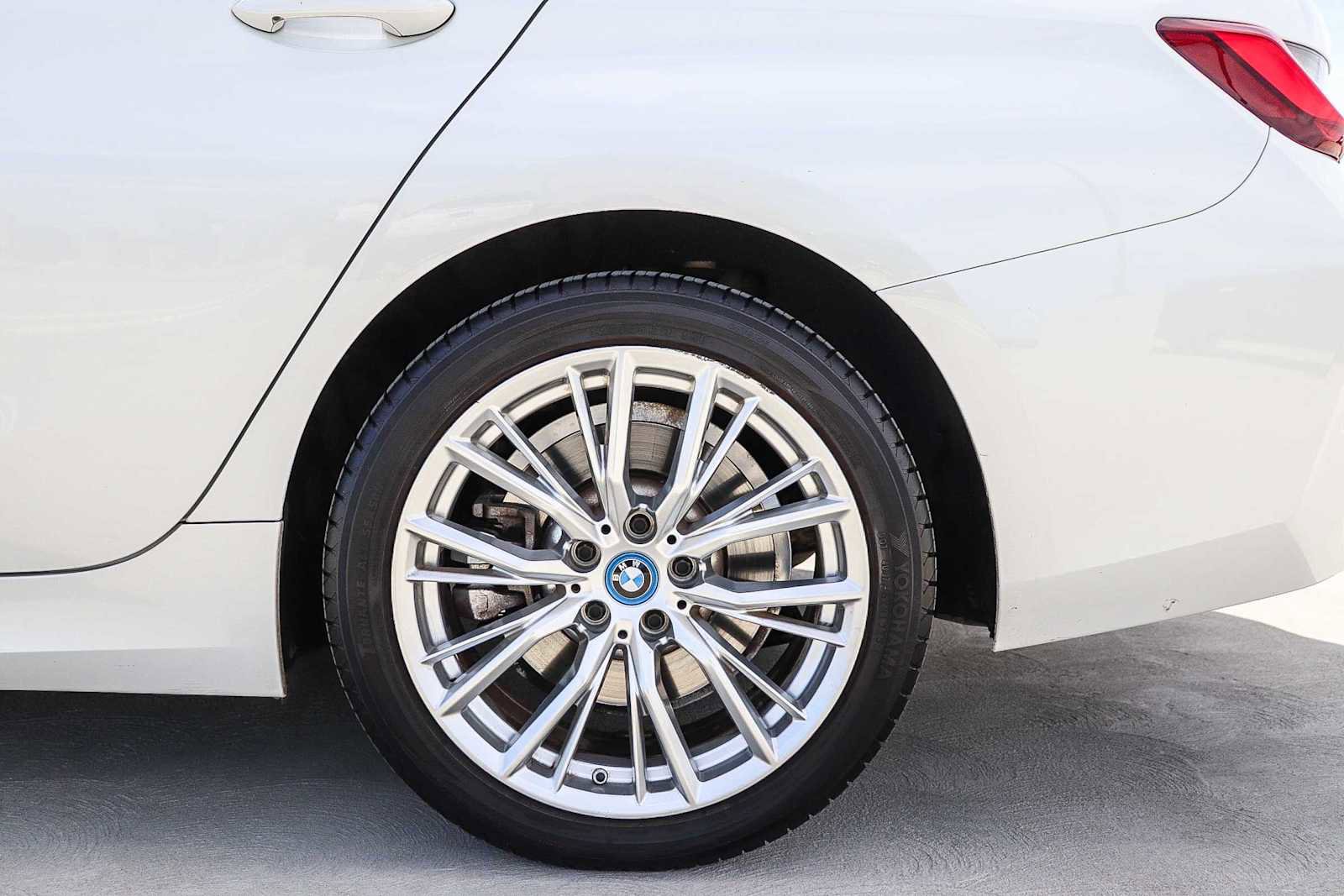 Used 2024 BMW 330e image 10