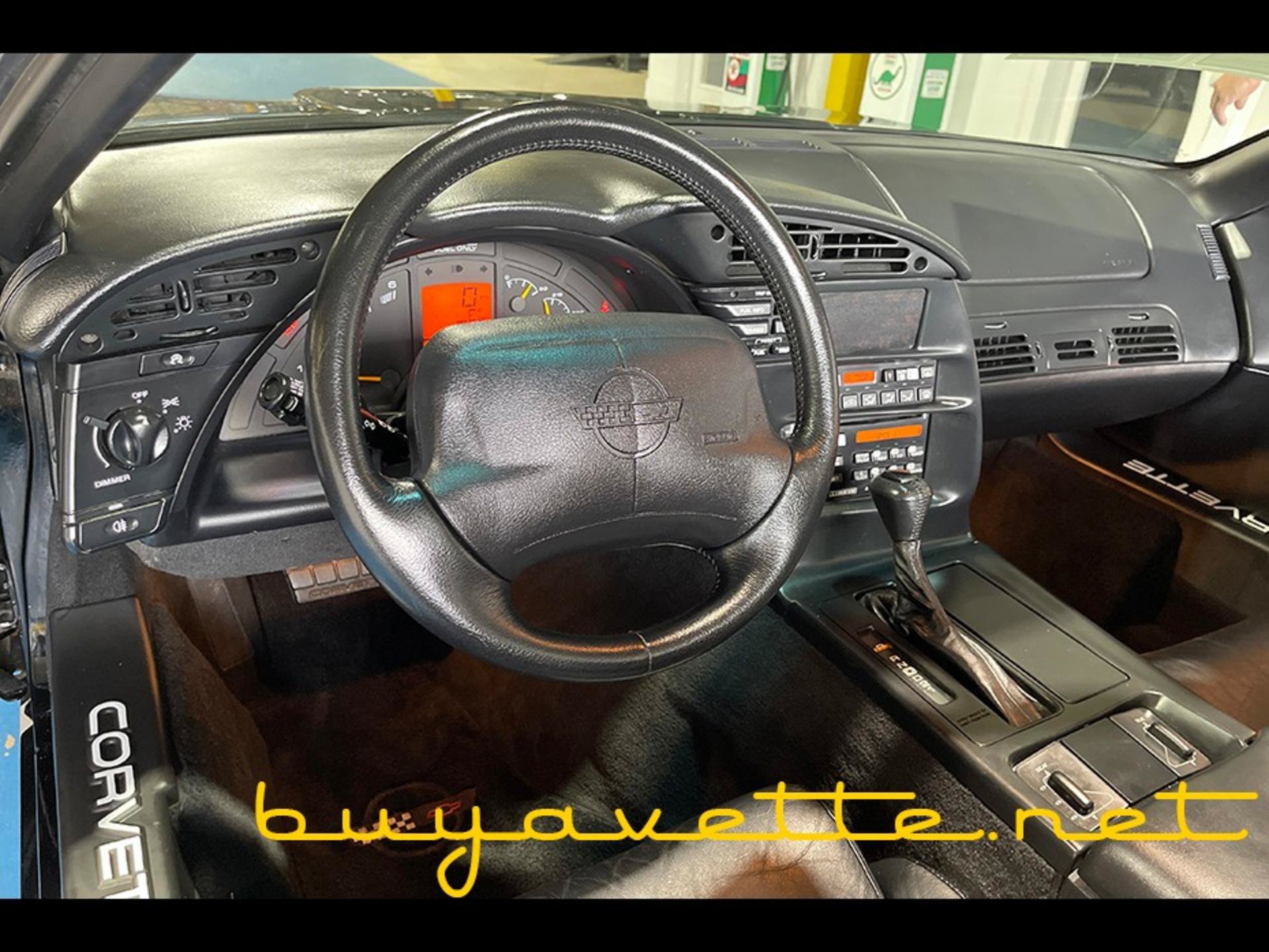 Used 1996 Chevrolet Corvette Convertible RWD image 17