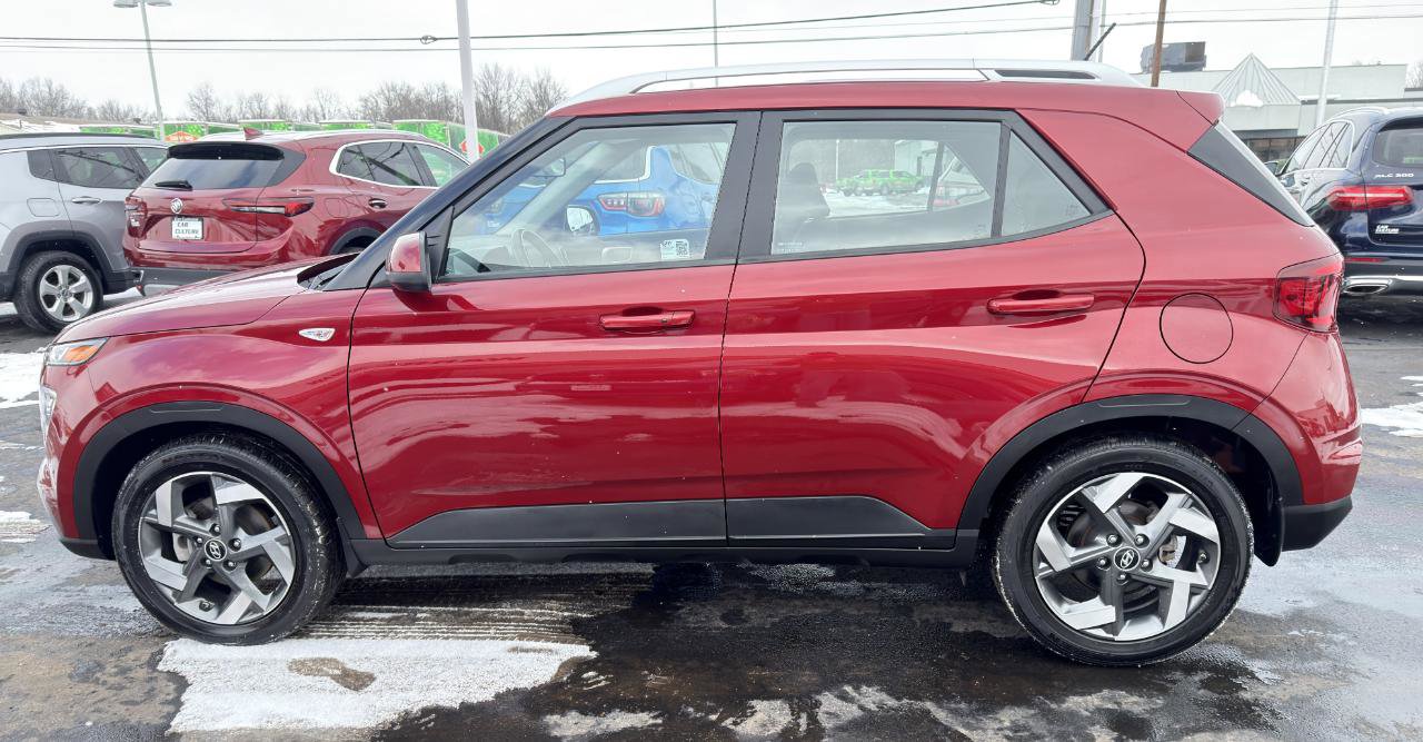 Used 2024 Hyundai Venue SEL FWD image 7
